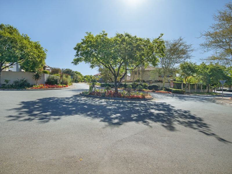 Townhouse Rental Monthly In Sandton - Photo 2