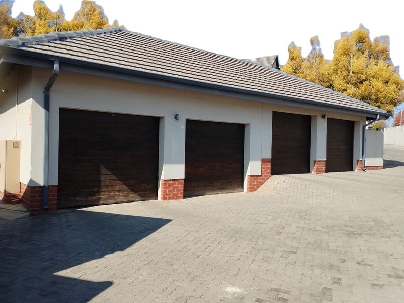 Townhouse Rental Monthly In Sandton - Photo 4