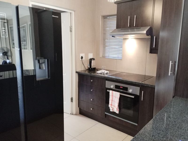 Townhouse Rental Monthly In Sandton - Photo 6
