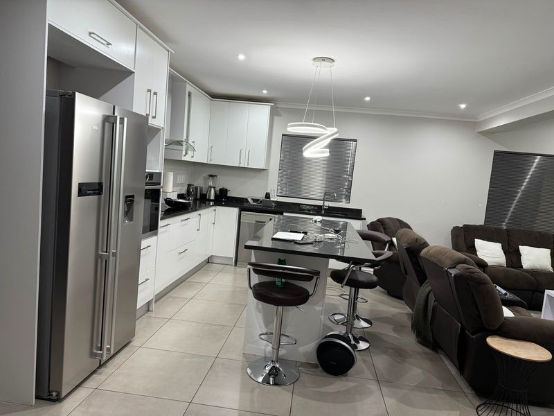 House Rental Monthly In Blouberg - Photo 8