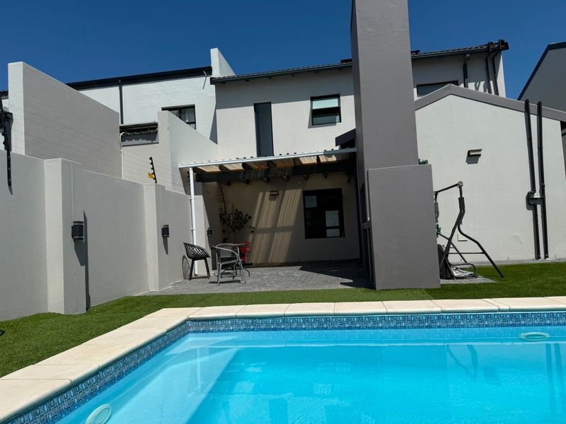 House Rental Monthly In Blouberg - Photo 1