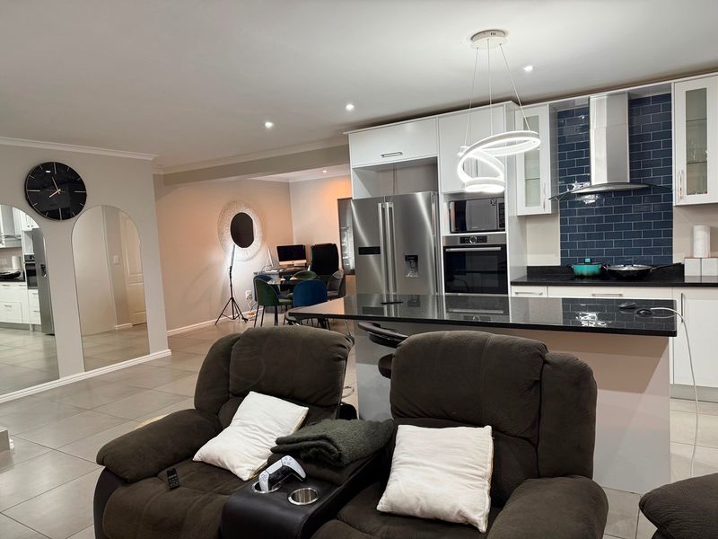 House Rental Monthly In Blouberg - Photo 9