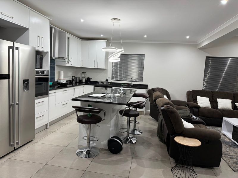 House Rental Monthly In Blouberg - Photo 2