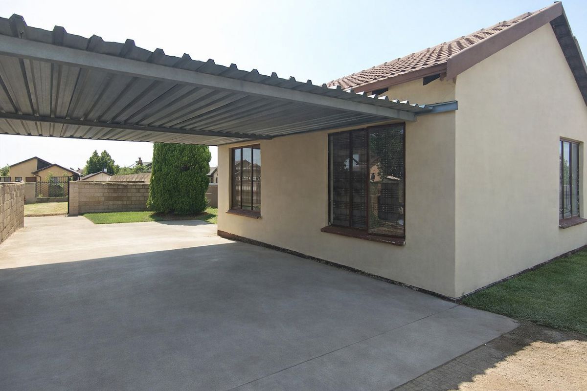 House For Sale In Soshanguve - Photo 2