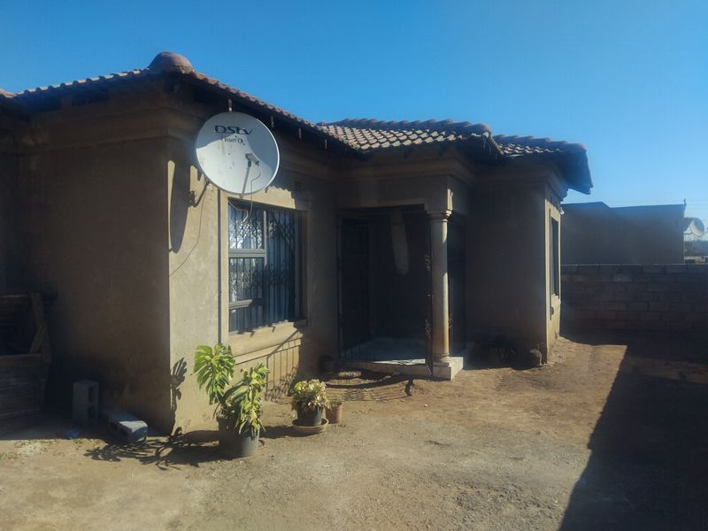 House For Sale In Katlehong - Photo 1