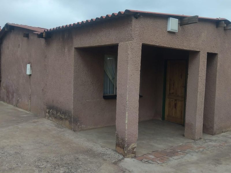 House For Sale In Katlehong - Photo 1