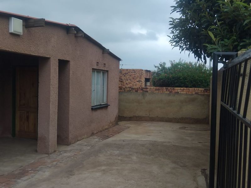 House For Sale In Katlehong - Photo 8