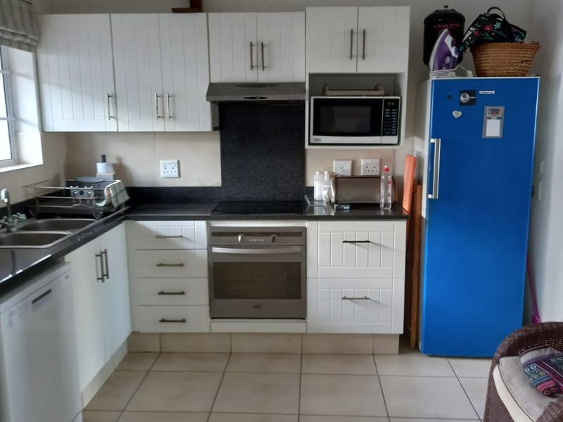 Townhouse For Sale In Port Alfred - Photo 4