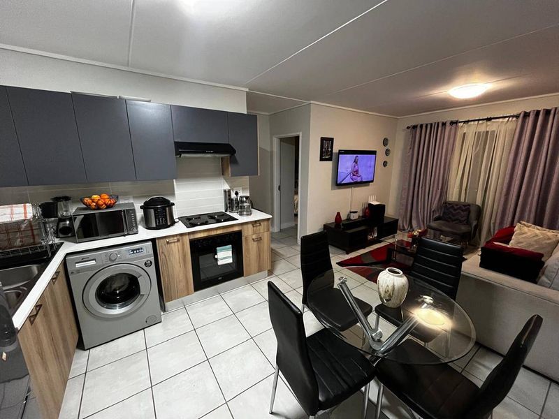 Apartment Rental Monthly In Sandton - Photo 1