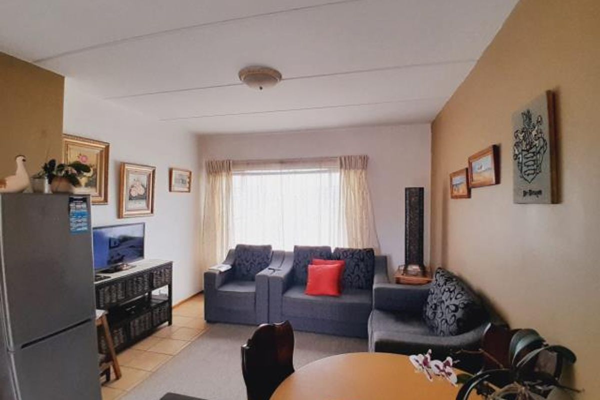 Apartment For Sale In Krugersdorp - Photo 5