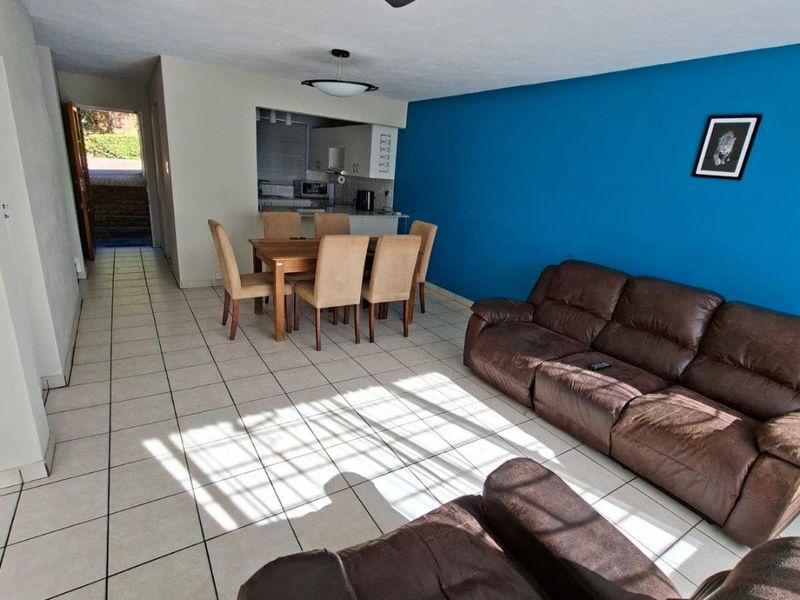 Townhouse For Sale In Randburg - Photo 9