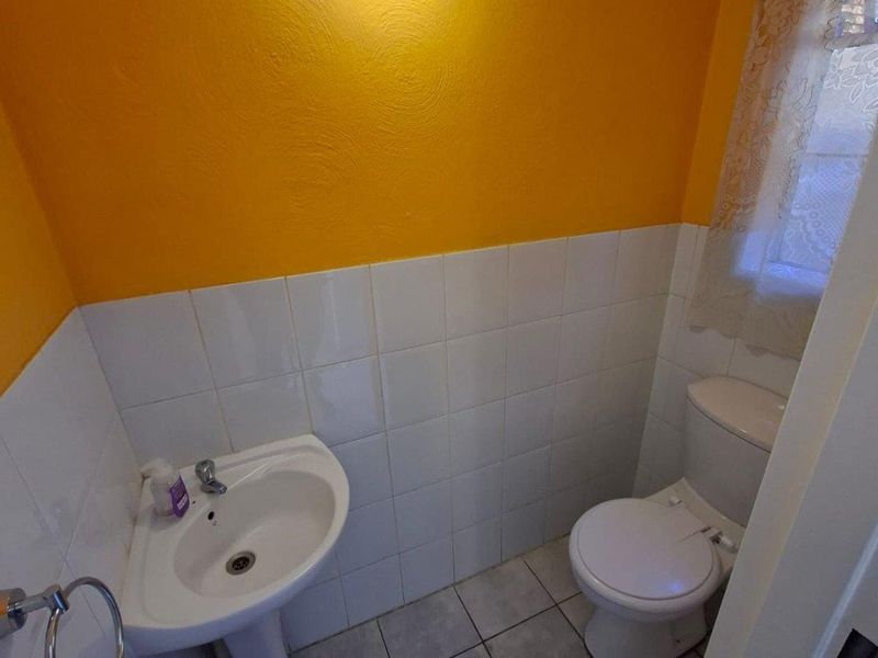 Townhouse For Sale In Randburg - Photo 8