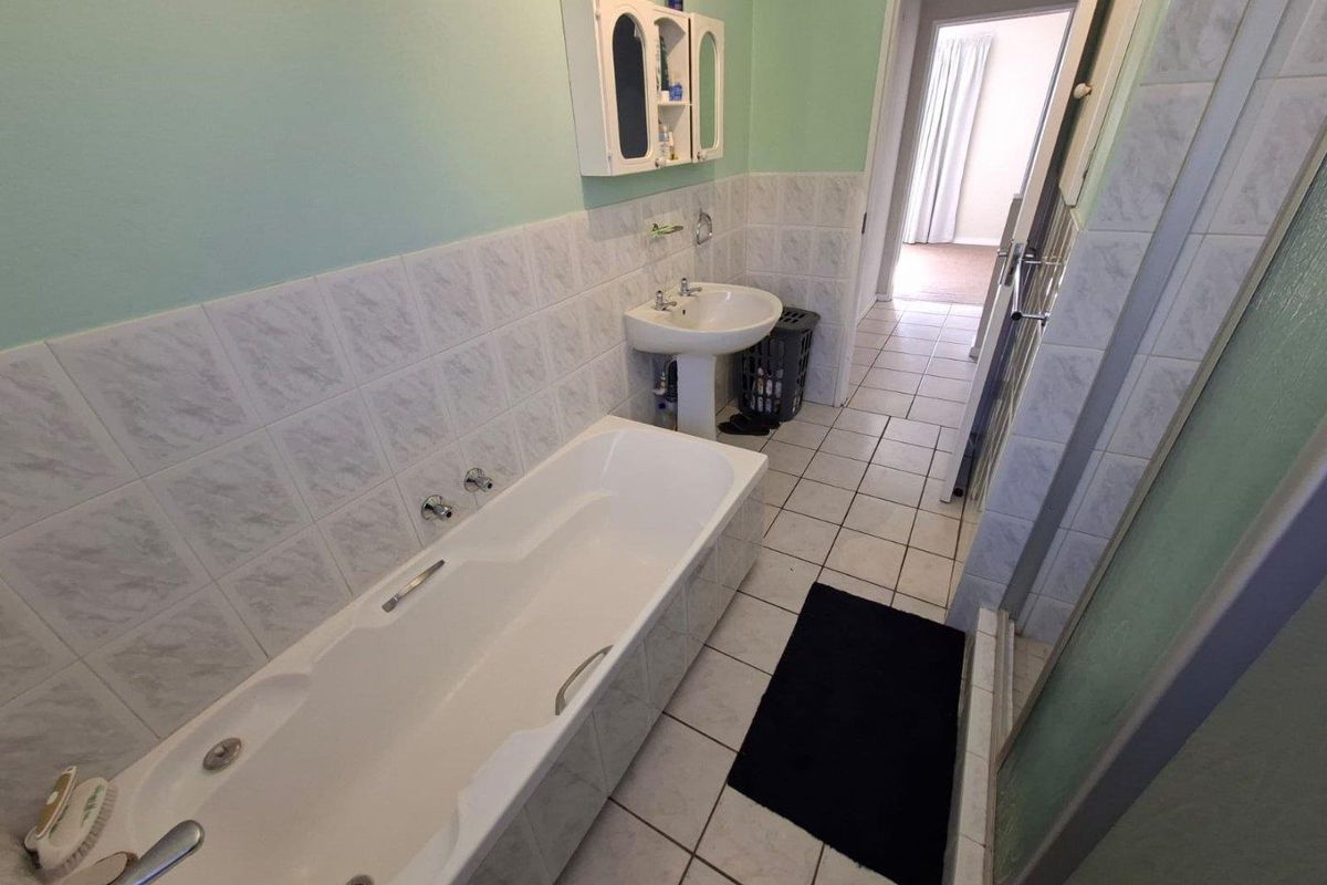 Townhouse For Sale In Randburg - Photo 5