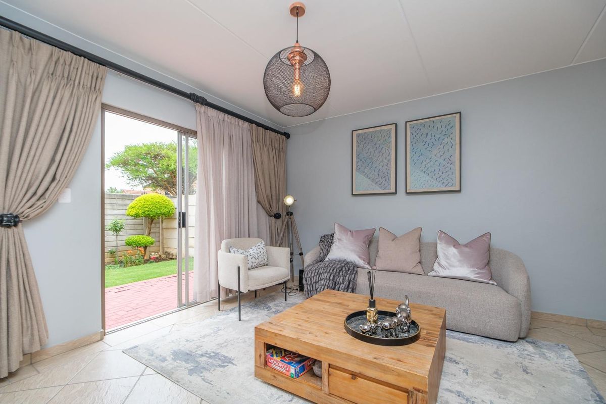 Townhouse For Sale In Roodepoort - Photo 2