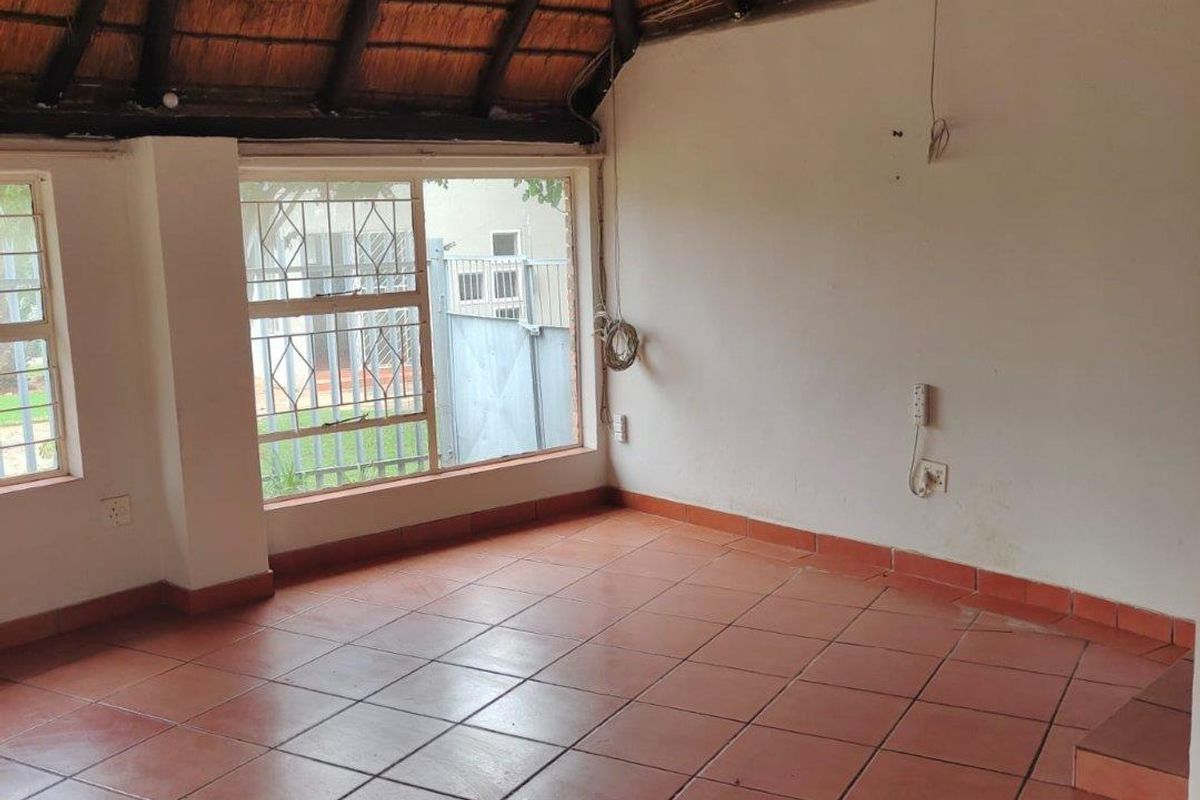 Apartment Rental Monthly In Krugersdorp - Photo 2