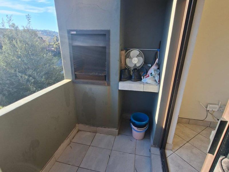 Apartment For Sale In Roodepoort - Photo 6