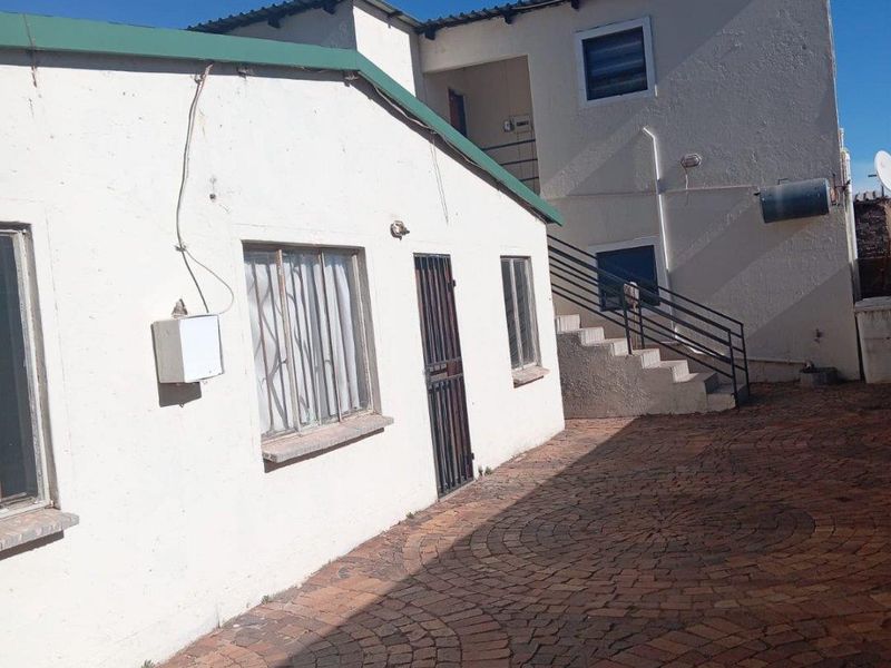 House For Sale In Soweto - Photo 4