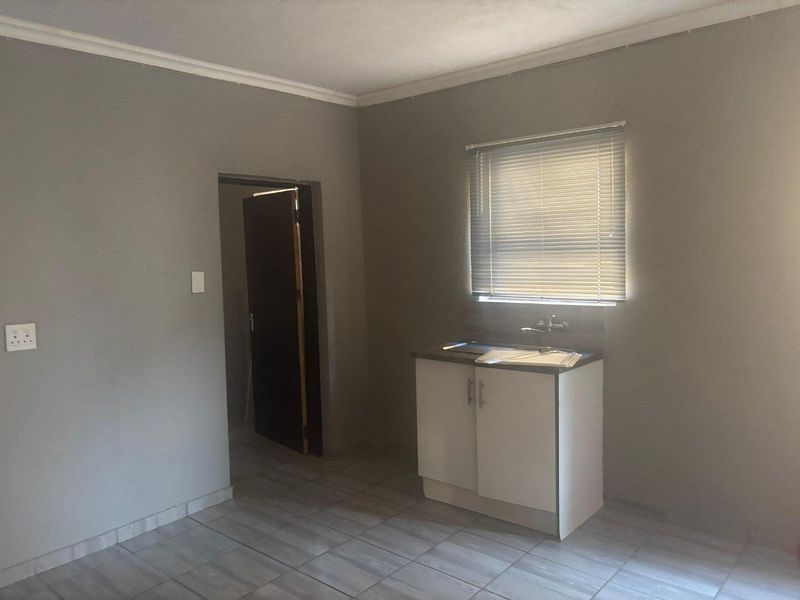 House For Sale In Soweto - Photo 5
