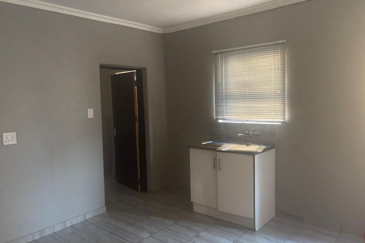House For Sale In Soweto - Photo 5