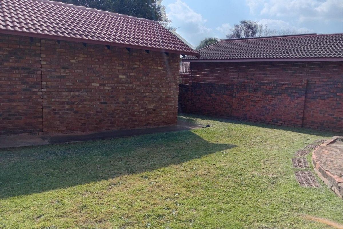 House Rental Monthly In Roodepoort - Photo 2