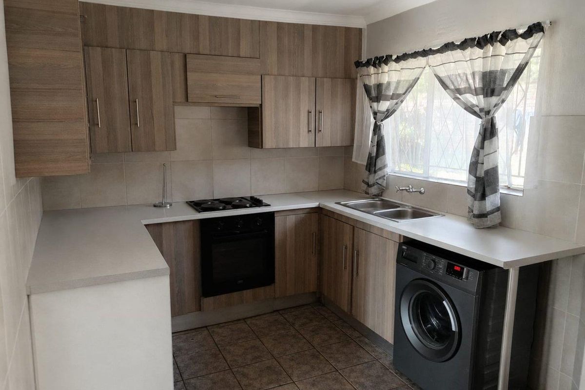 House Rental Monthly In Roodepoort - Photo 3