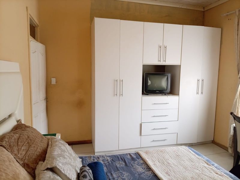 House For Sale In Johannesburg - Photo 7