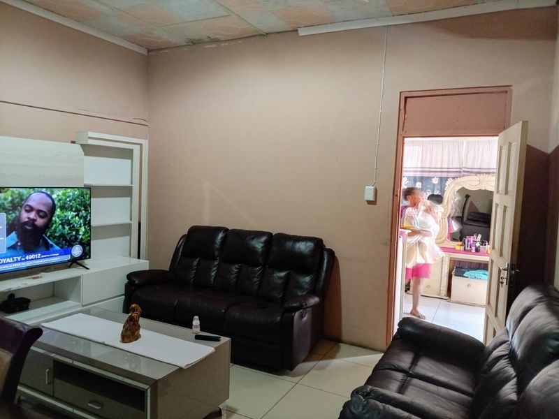House For Sale In Johannesburg - Photo 4