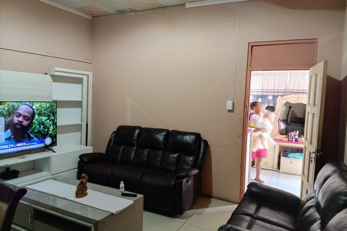 House For Sale In Johannesburg - Photo 4