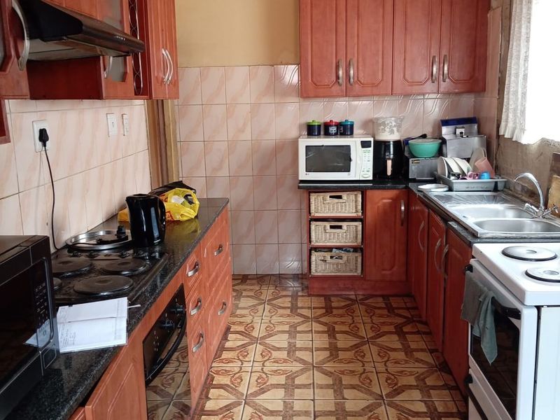House For Sale In Johannesburg - Photo 1