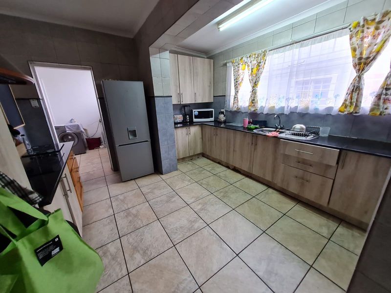 Townhouse Rental Monthly In Krugersdorp - Photo 2