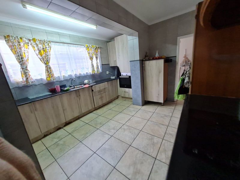 Townhouse Rental Monthly In Krugersdorp - Photo 1