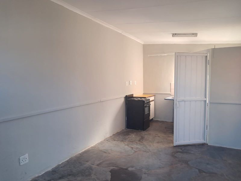 Apartment Rental Monthly In Zeerust - Photo 3