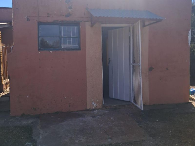 Apartment Rental Monthly In Zeerust - Photo 2