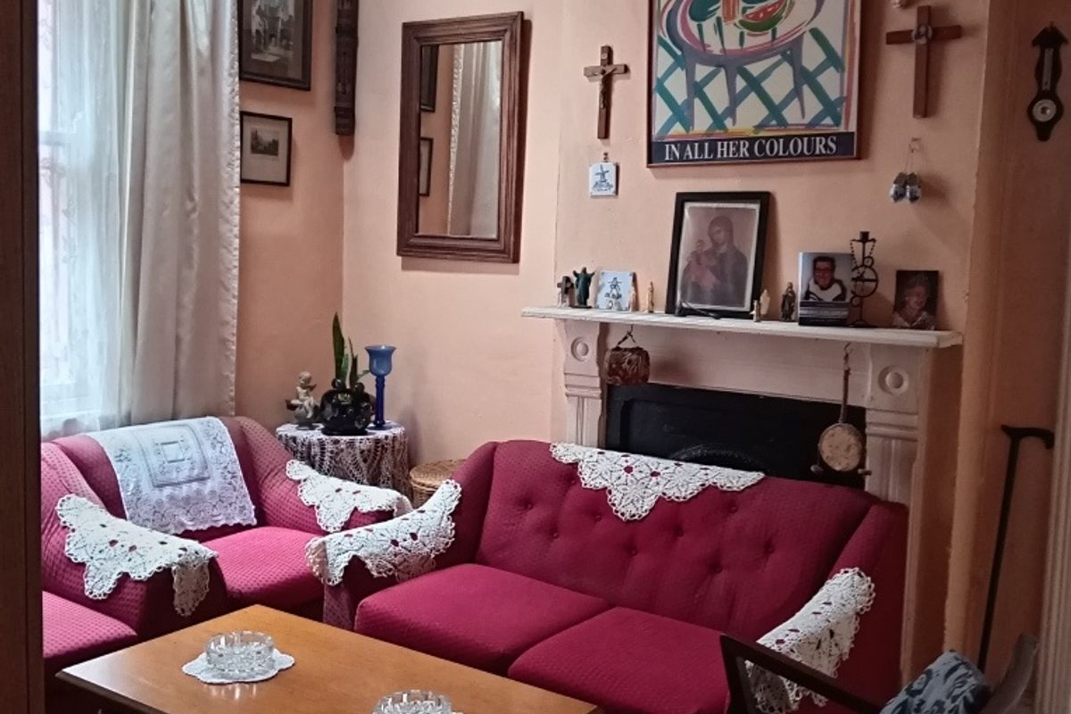 House Pending Sale In Cape Town - Photo 2