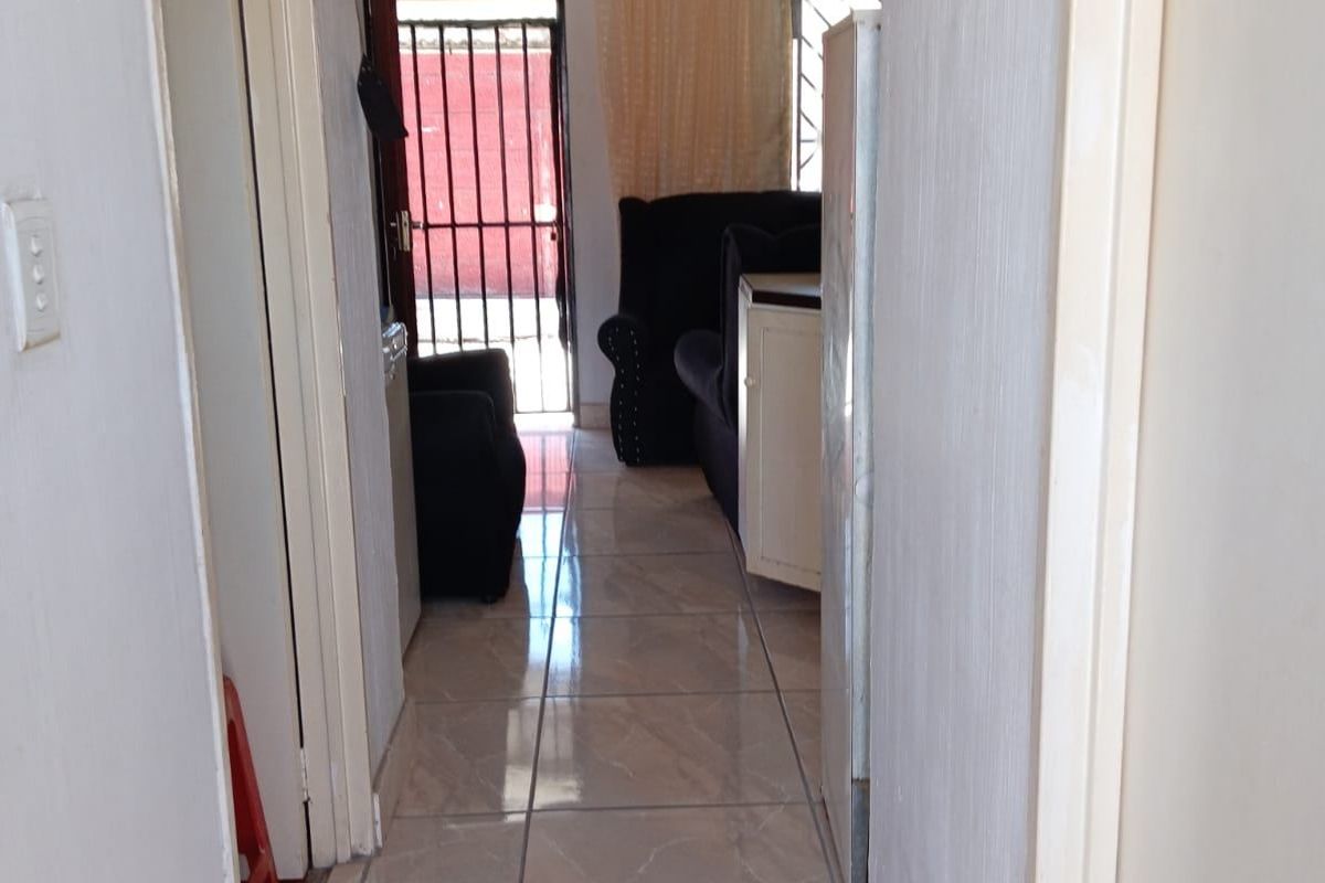 House Sold In Cape Town - Photo 2