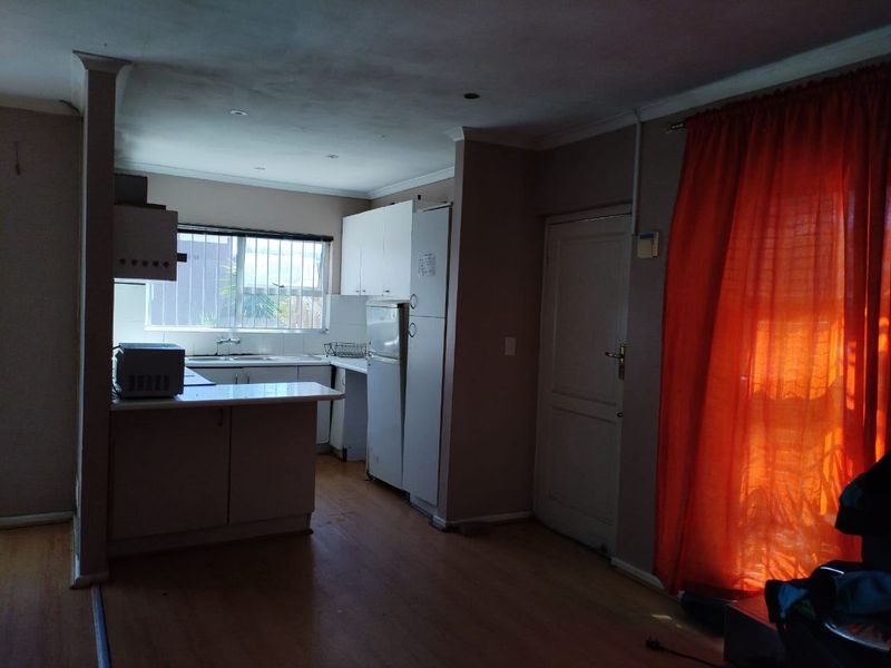 House Pending Sale In Milnerton - Photo 10