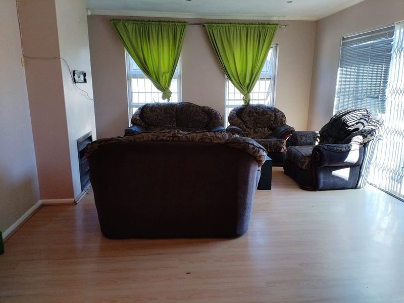 House Pending Sale In Milnerton - Photo 6