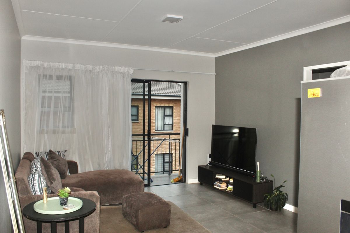 Apartment For Sale In Pretoria - Photo 2