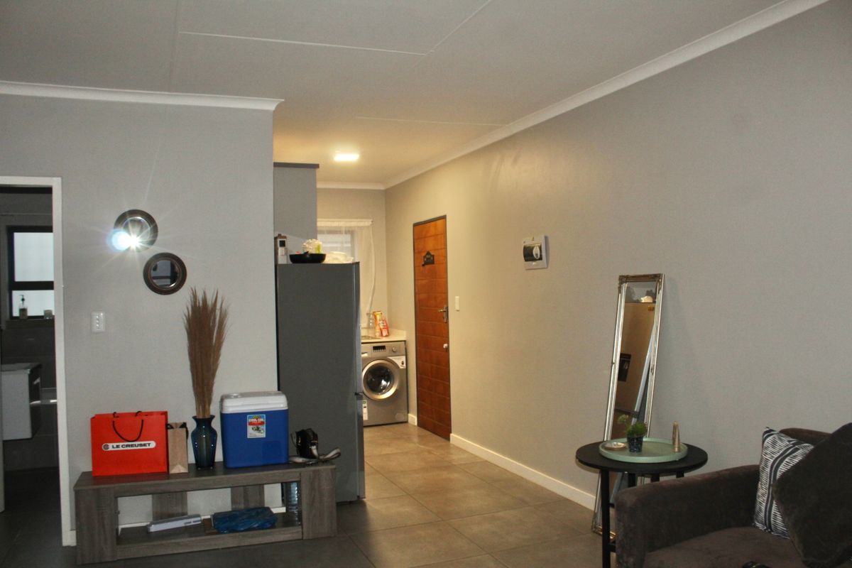 Apartment For Sale In Pretoria - Photo 3