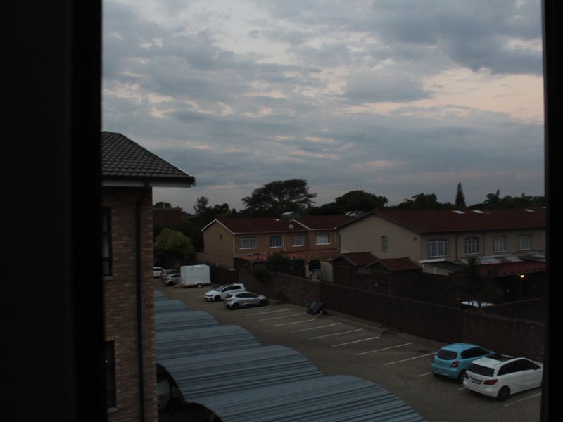 Apartment For Sale In Pretoria - Photo 5