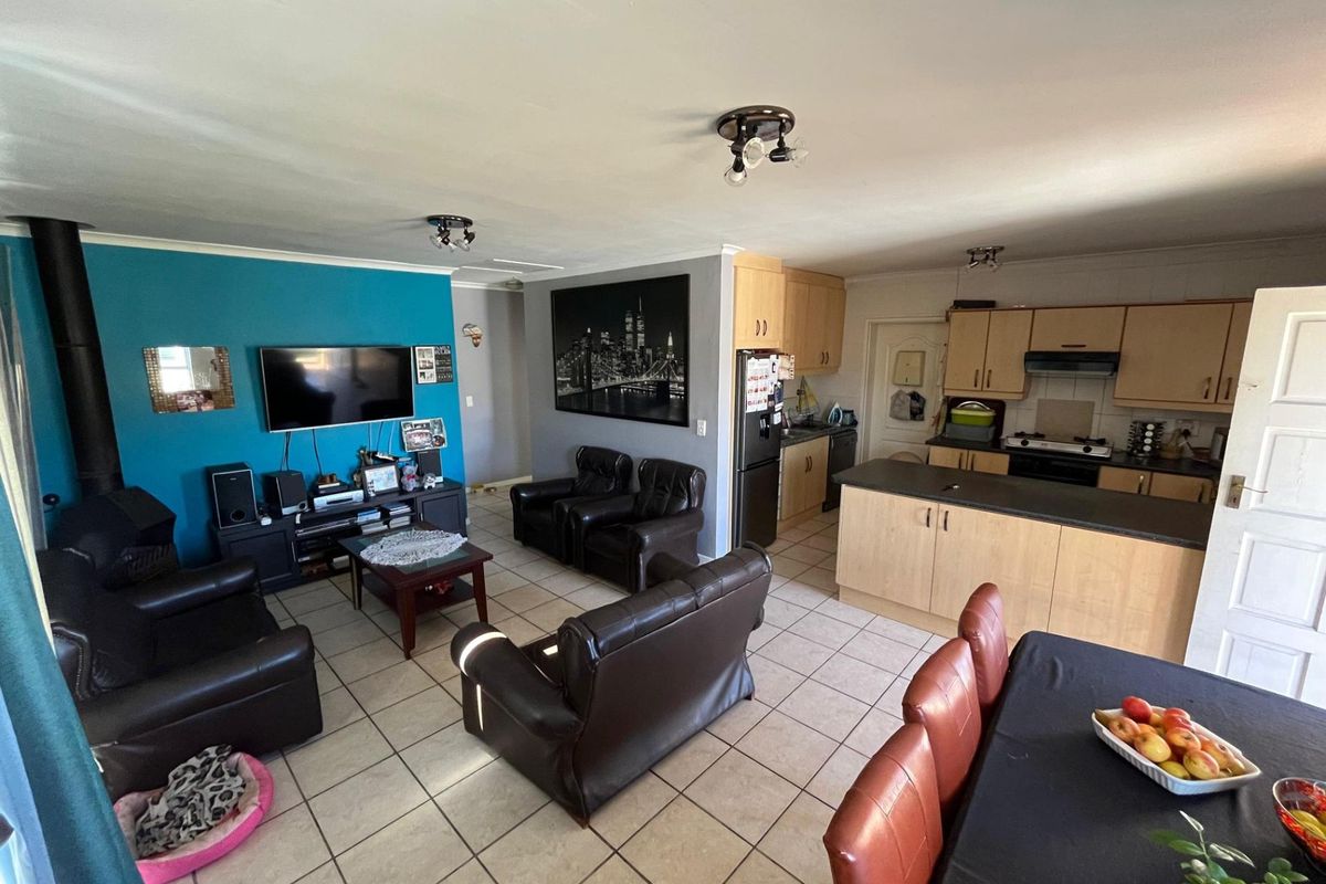House For Sale In Kuils River - Photo 4