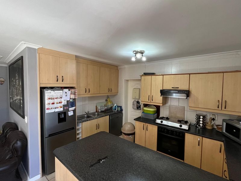 House For Sale In Kuils River - Photo 8