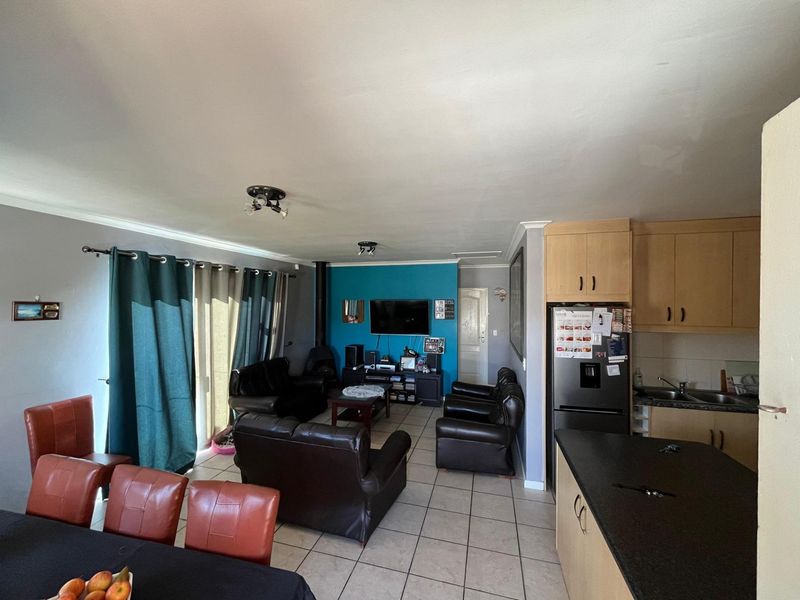 House For Sale In Kuils River - Photo 3
