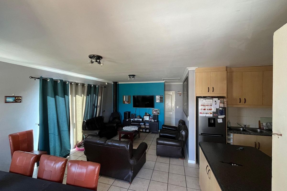 House Pending Sale In Kuils River - Photo 3