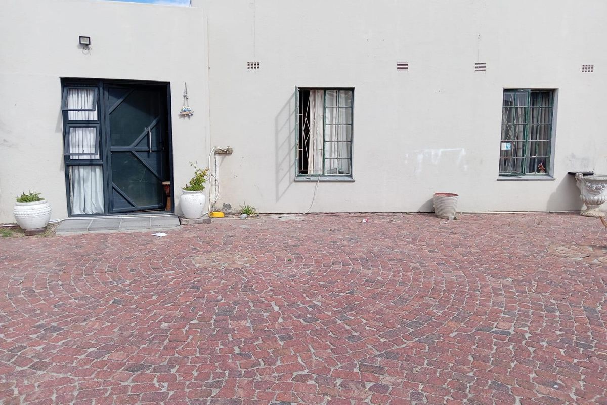 House For Sale In Cape Town - Photo 4