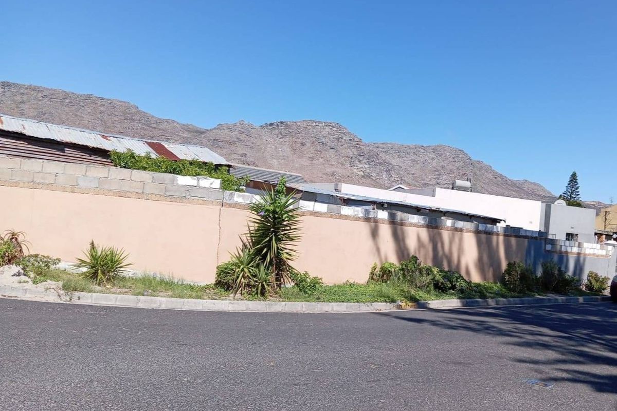 House For Sale In Cape Town - Photo 2