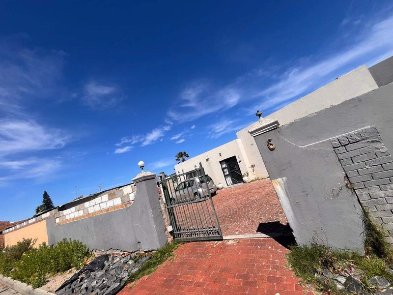 House For Sale In Cape Town - Photo 3