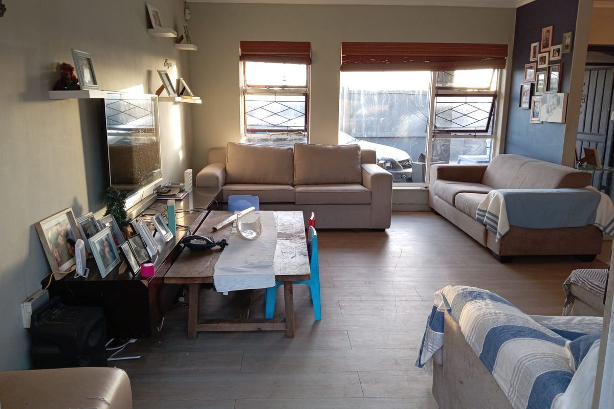 House For Sale In Blouberg - Photo 3