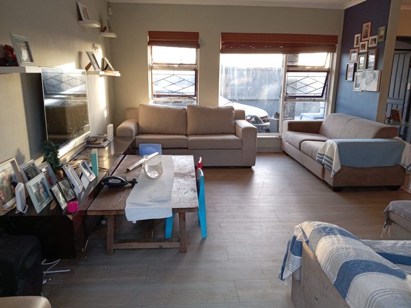 House For Sale In Blouberg - Photo 2