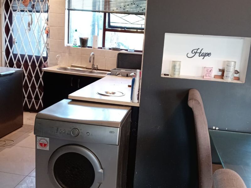 House For Sale In Blouberg - Photo 7